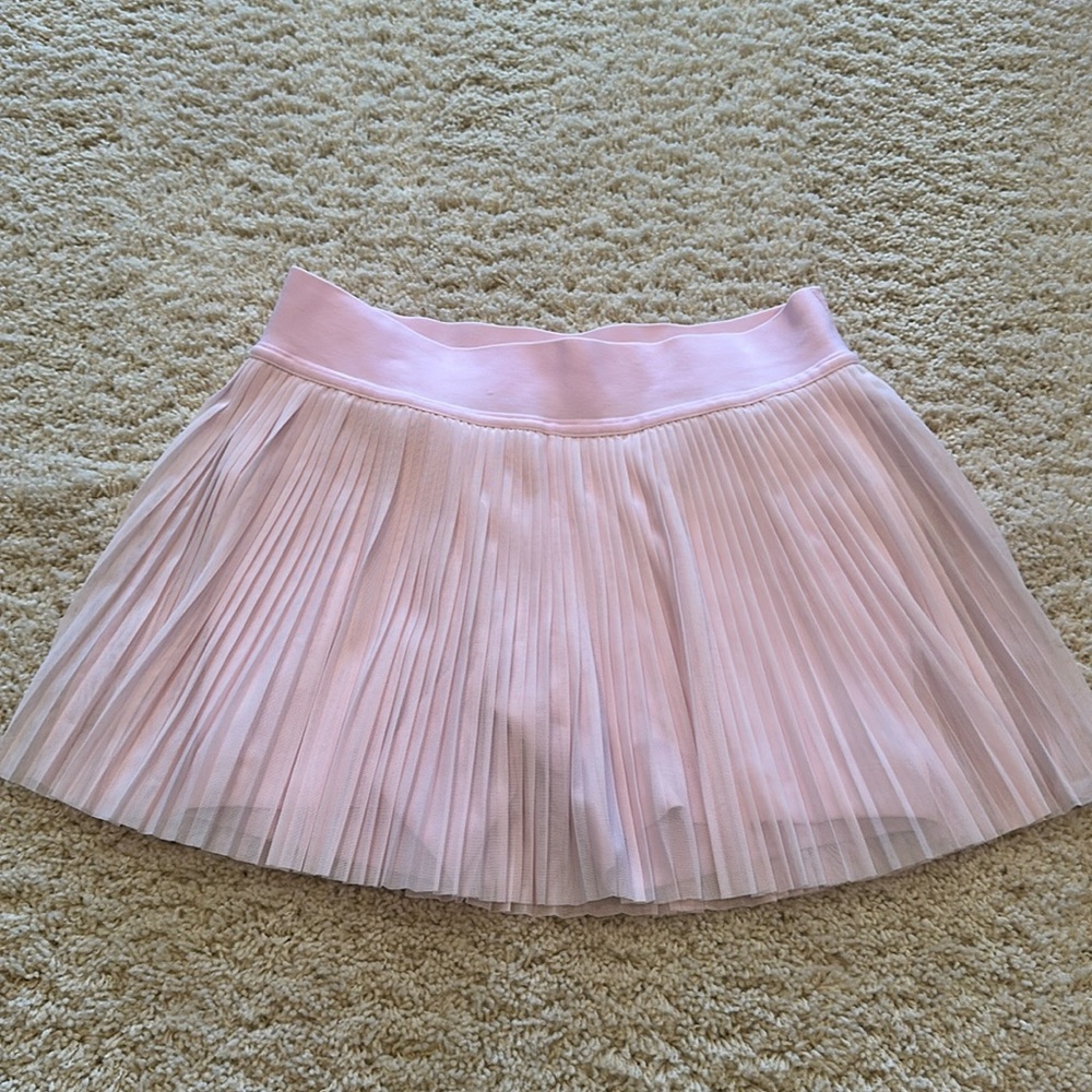 Lululemon light pink mesh skirt size 6